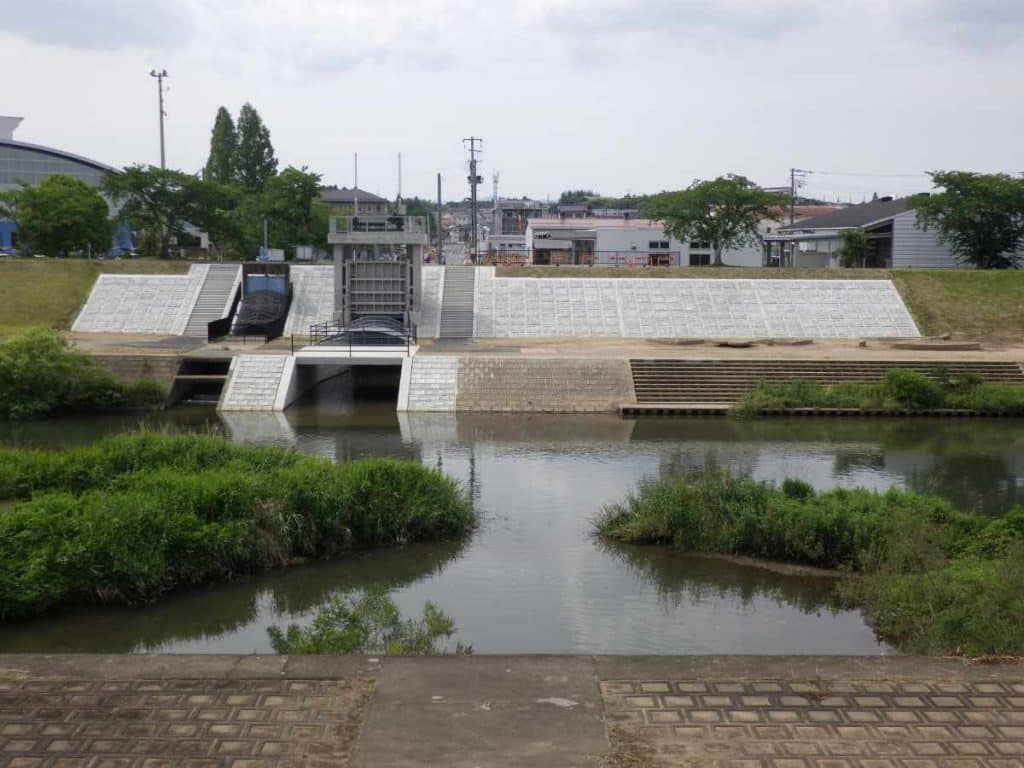 準用河川笹平川分水路排水樋門新設工事
